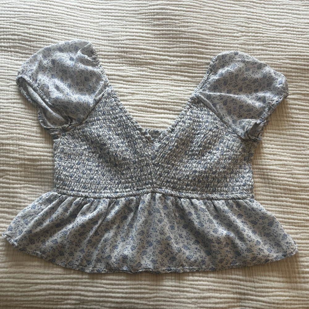 Hollister Spring 2021 Floral Puff Sleeve Peplum Top